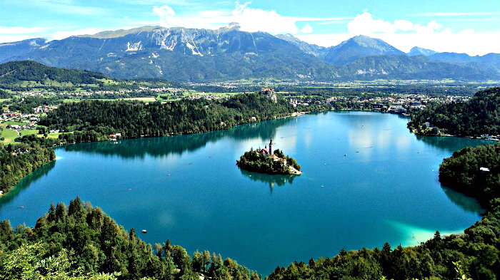 Big mistake: we ate lunch in a stuffy restaurant instead of eating on a bench with a view of Lake Bled.