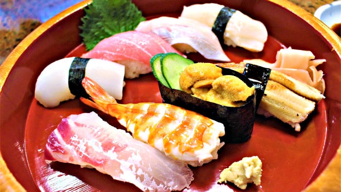 Seafood and rice are the main ingredients of sushi.